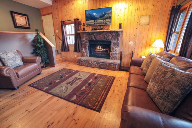 Children-friendly lovely cabin with private pool & patio | Pet-friendly — photo 3