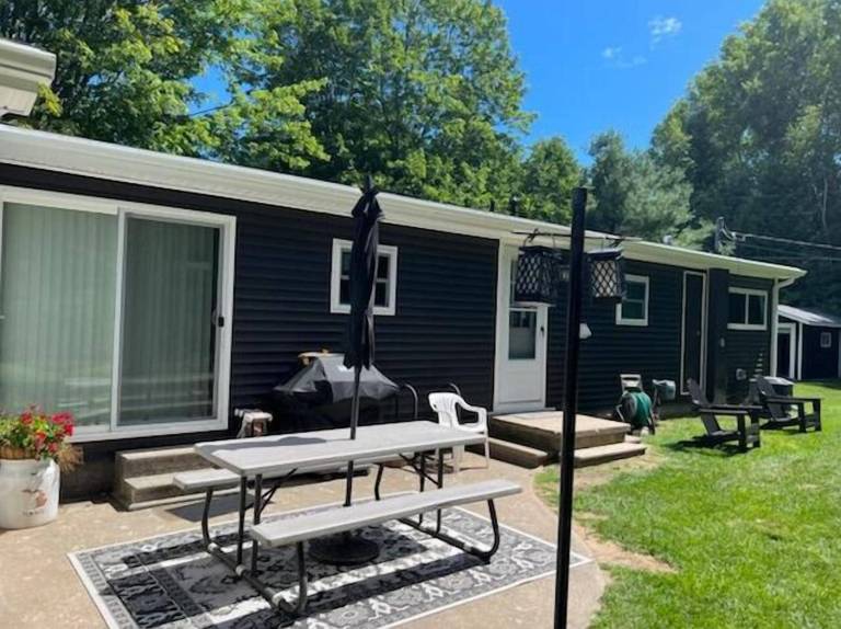 Mullett Lake, MI Vacation Rentals from 113 Hometogo