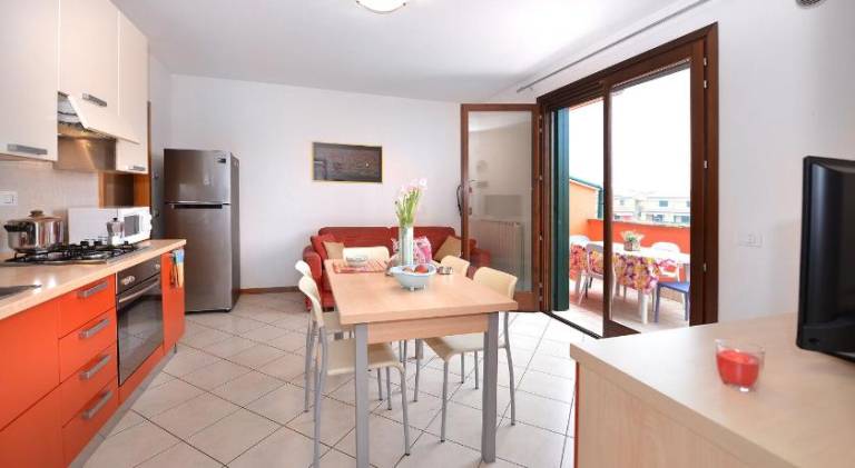 Holiday apartment with pool, garden & terrace — photo 3