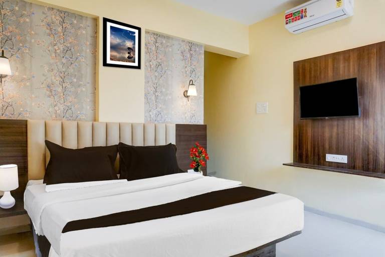 Super Collection O Veerbhadra Nagar Baner