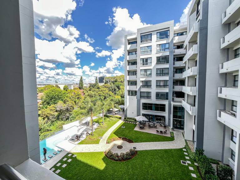 Apartment Ashlea Gardens