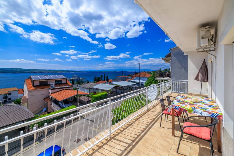 Charming apartment with terrace | Garden view | Pets are welcome in Crikvenica