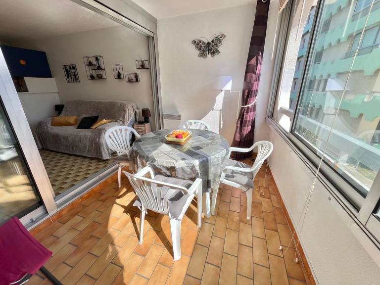 Studio for 4 at La Grande-Motte near beach — photo 2