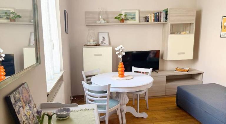 Lovely vacation home | Near Milano Centrale railway station | Pets are welcome in Milan, OH