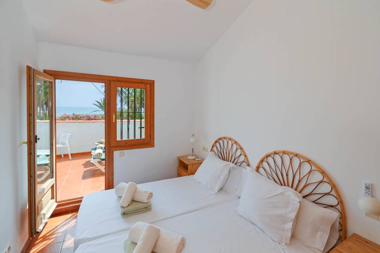 Fully equipped house with pool, terrace & barbecue | Mountain view | Beach nearby | Suitable for remote work | Pet-friendly — photo 3