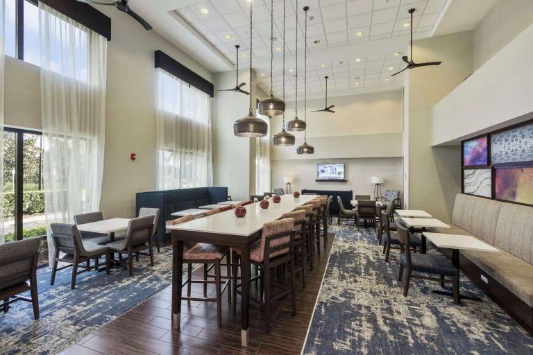 Hampton Inn & Suites Orlando-Apopka in Apopka, FL
