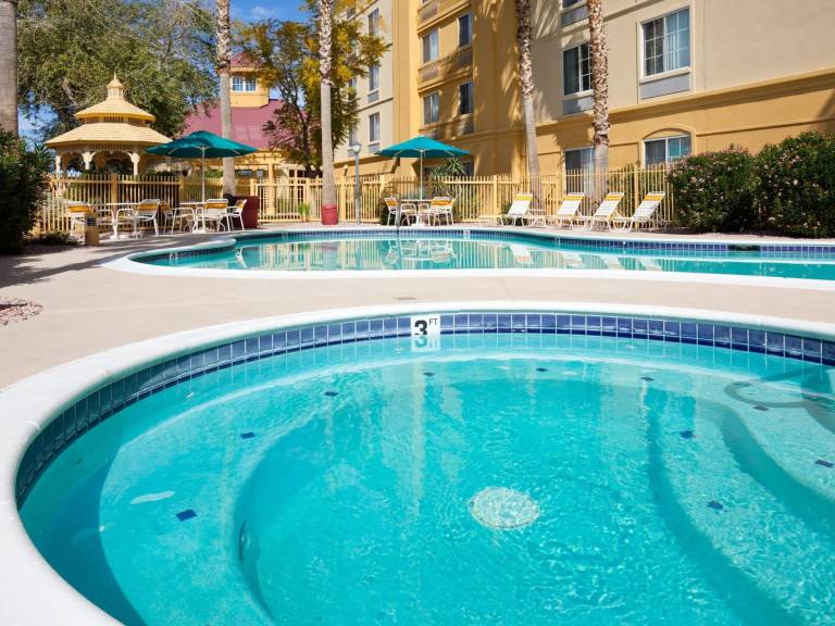 La Quinta Inn & Suites by Wyndham Phoenix West Peoria — photo 3