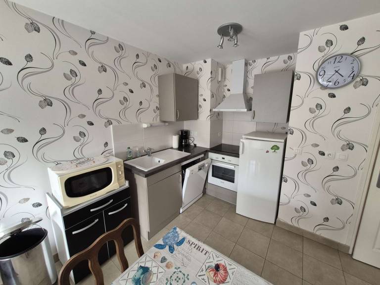 Rental apartment with 2 rooms for 5 persons — photo 2