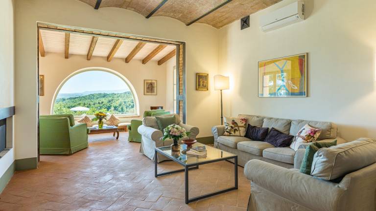 Fully equipped villa with patio, private pool & BBQ | Perfect for remote work | Pet-friendly — photo 3