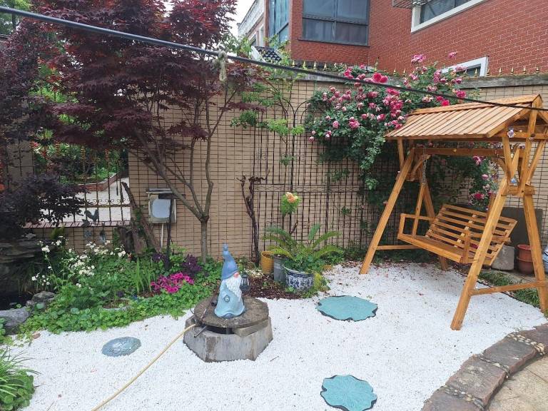 Villa with hot tub, BBQ & yard | Perfect for remote work | Pet-friendly — photo 2