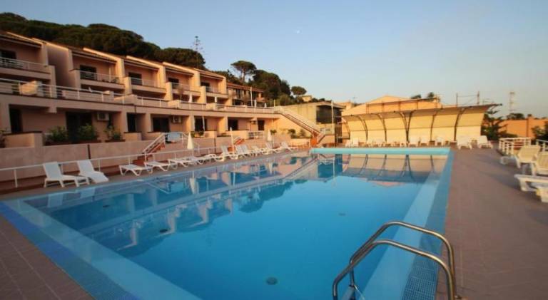 Wonderful holiday apartment with pool & patio | Beach nearby | Dogs allowed — photo 3