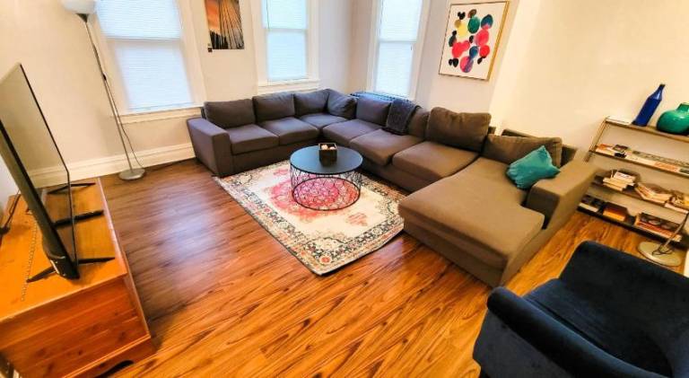 3 BR - Off Street Parking - Amazing View Nearby in Pittsburgh, PA