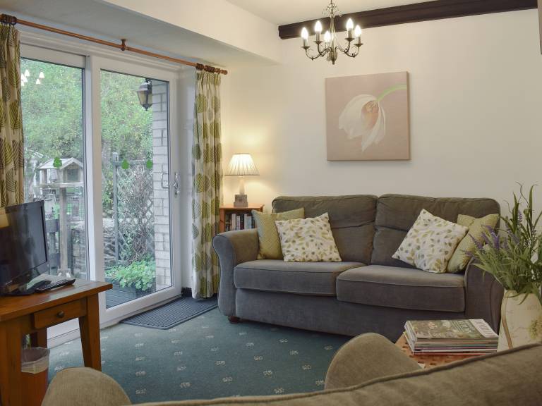 Cottage with BBQ & garden | Water view — photo 2