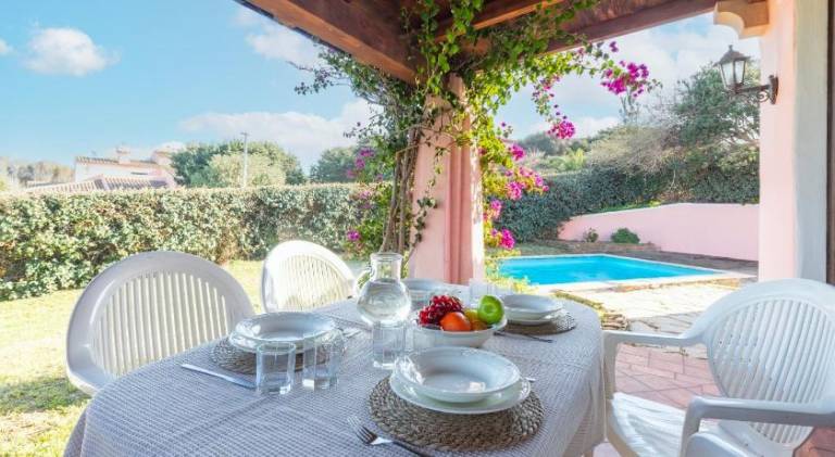 Ample villa with pool | Pets are welcome — photo 4
