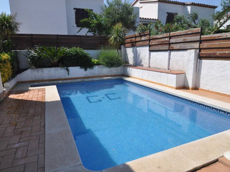 Villa with garden, barbecue & private pool — photo 3