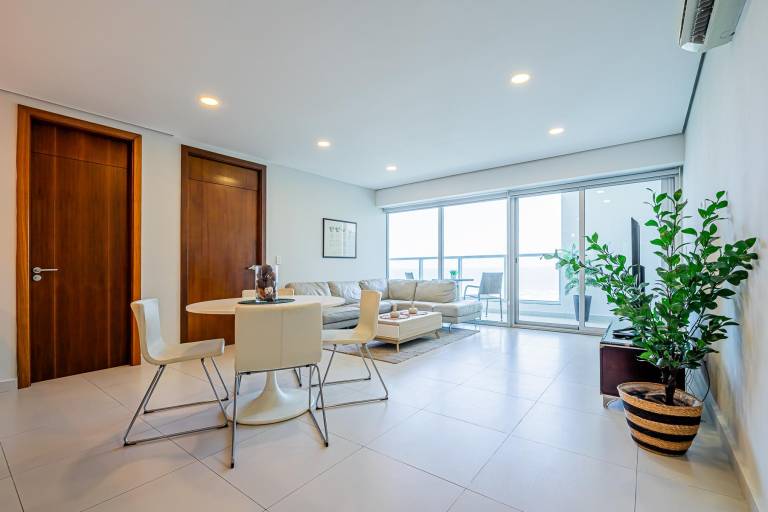 w Divine 2BR w Balcony in Costa del Este