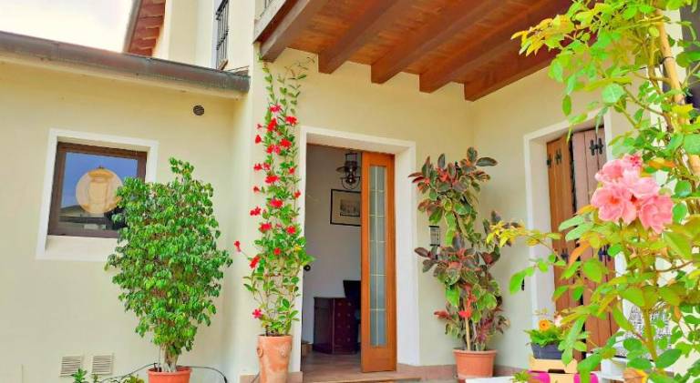 Rental apartment with 4 rooms for 12 persons — photo 4
