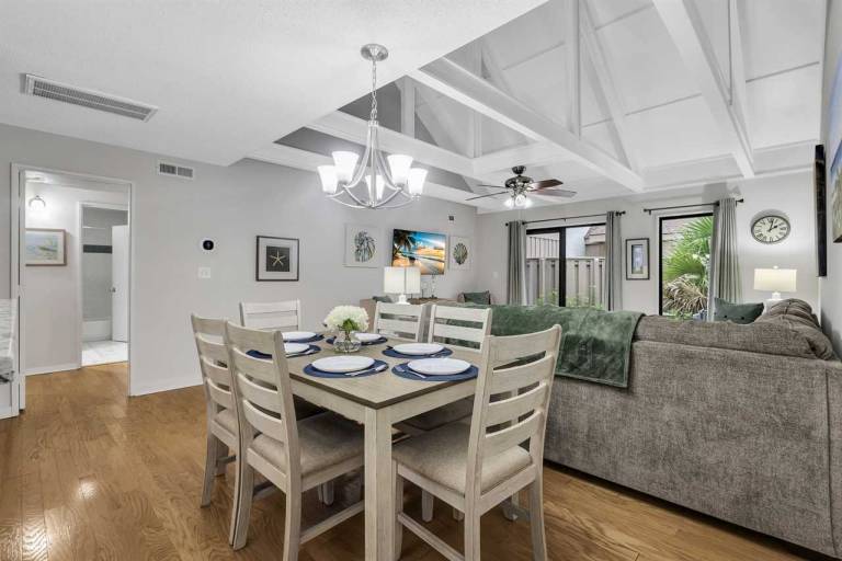 Fully equipped condo with pool | Pets are welcome — photo 2
