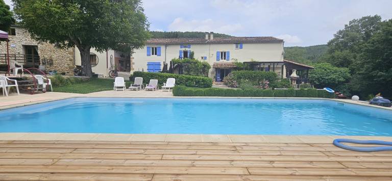 Gite with BBQ, patio & yard — photo 2