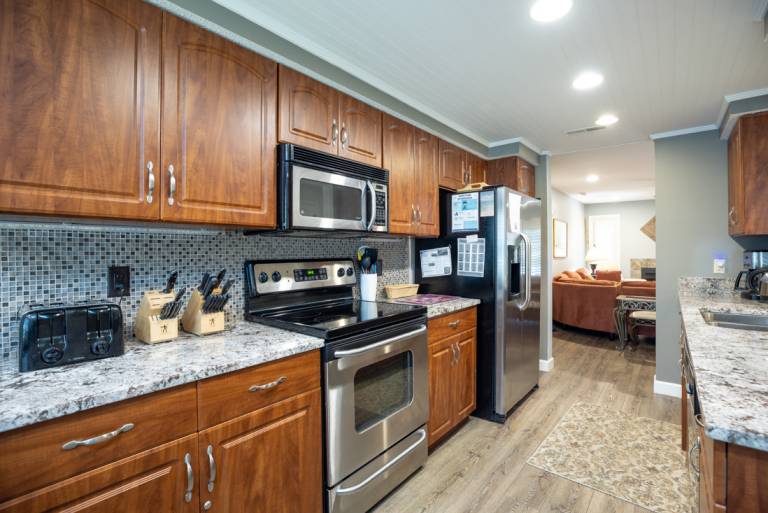 225 Evian: New to Market! Pet Friendly Villa. Free Bikes, Tennis, Pool — photo 5