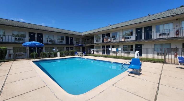 Motel 6 Conroe, TX — photo 2