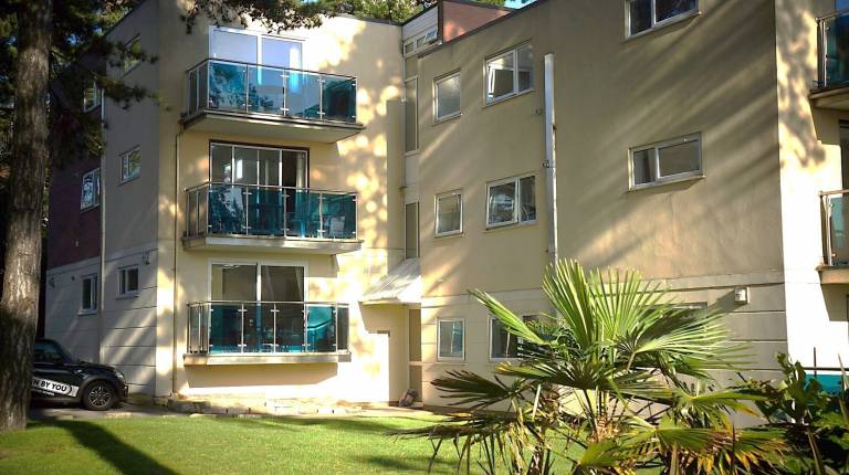 Apartment  Canford Cliffs