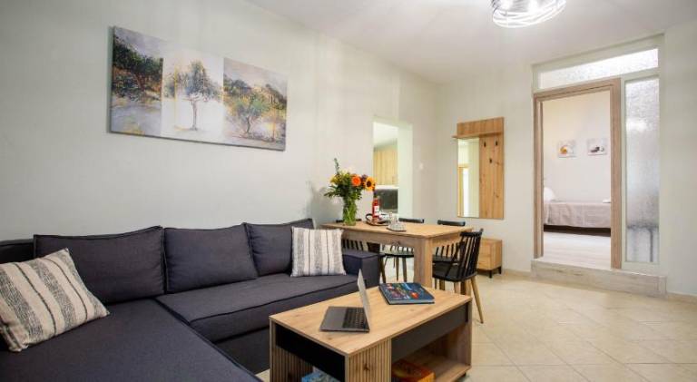 Wonderful rental apartment with pool, patio & garden | Pet-friendly — photo 2