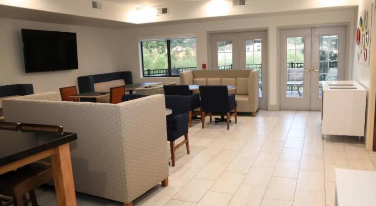 Holiday Inn Express Hotel & Suites Co Springs-Air Force Academy By IHG — photo 3