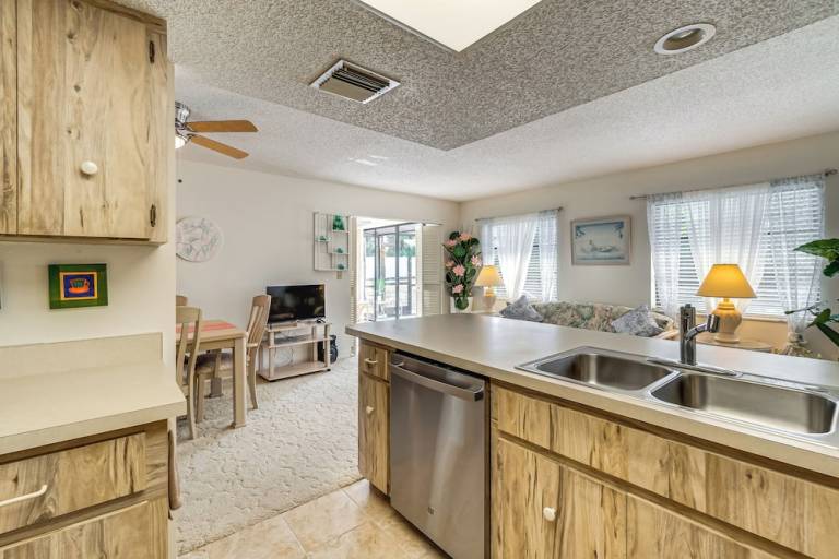 Cottage Englewood