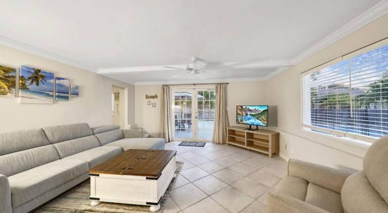 Beautiful vacation home with pool | Good for workation | Pets allowed — photo 3