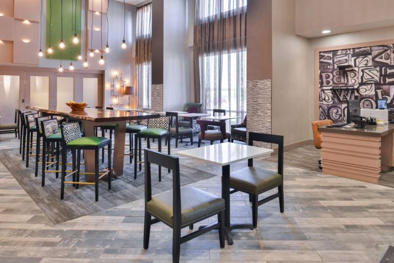 Hampton Inn & Suites Altoona Des Moines — photo 3