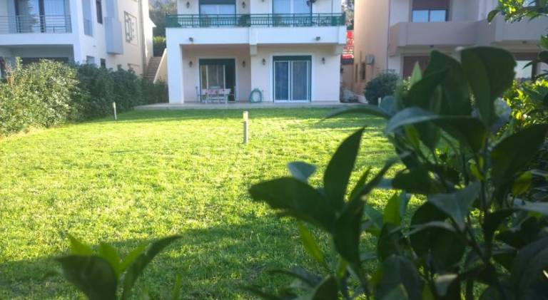 Rental apartment with BBQ, yard & terrace in Rhodes