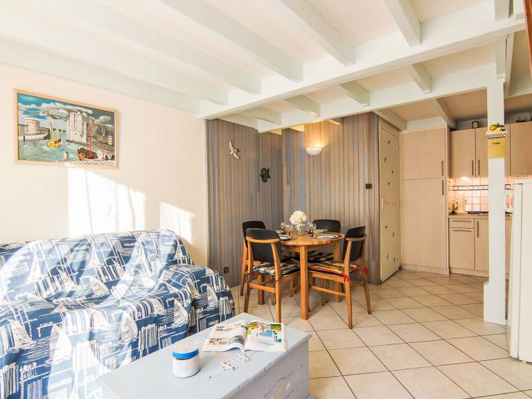 Vacation home with patio — photo 4