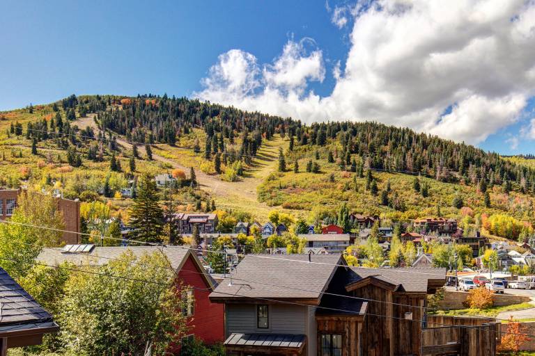Chic 3BR condo in Historic Old Town, steps from the slopes. in Park City, UT