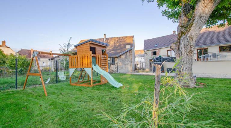 Gite with terrace, yard & BBQ — photo 5