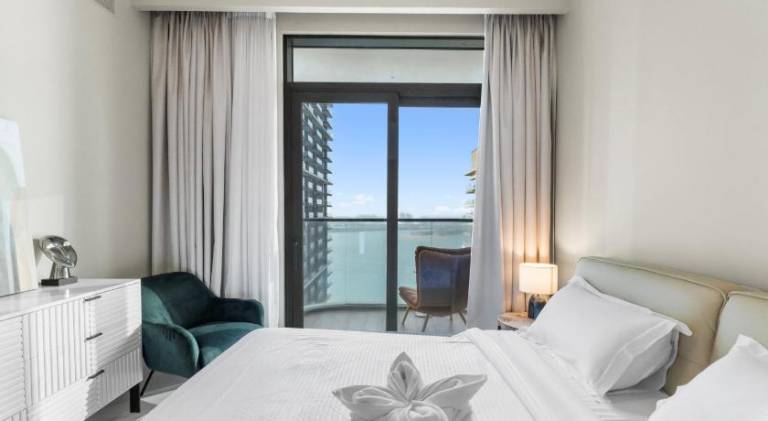 Seaside Lux Retreat 2-BR Private Beach in Abu Dhabi