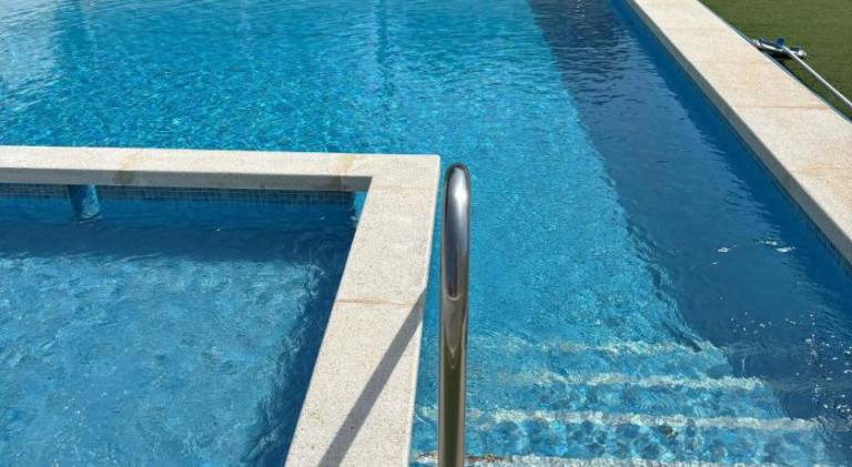 Rental apartment with terrace & private pool — photo 4