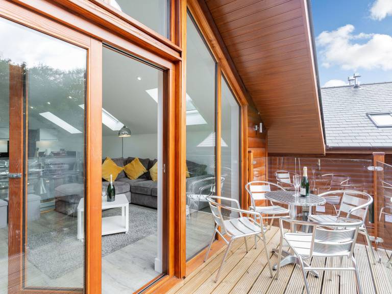 Child-friendly charming cottage with hot tub, garden & patio | River view | Pets allowed — photo 3