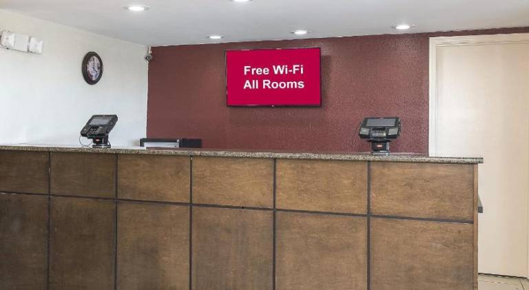 Red Roof Inn Bloomington - Normal/ University — photo 5