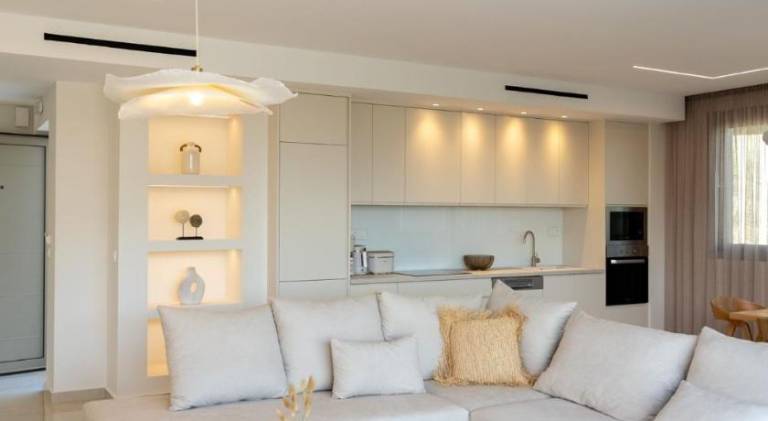 Fully equipped villa with patio, yard & private pool | Pet-friendly — photo 2