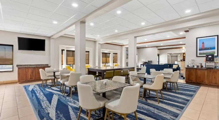 Comfort Inn & Suites Kenosha-Pleasant Prairie — photo 3