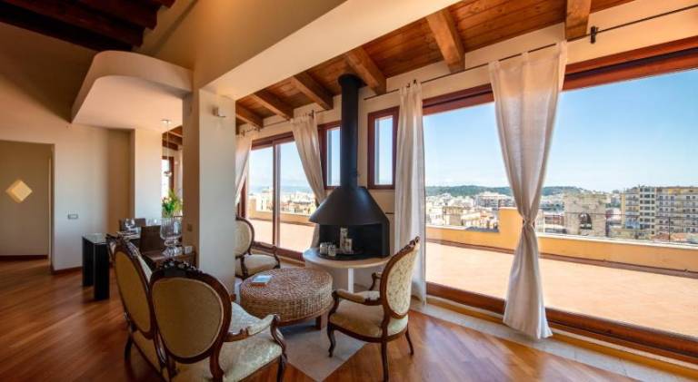 Rental apartment with terrace & hot tub — photo 4