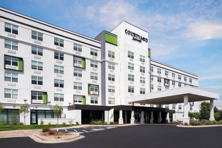 Courtyard by Marriott Denver Airport at Gateway Park in Denver, CO