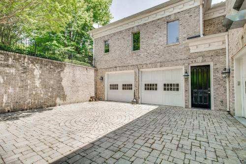 House Ashburn