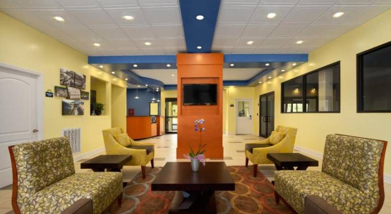 Days Inn by Wyndham Fultondale — photo 2