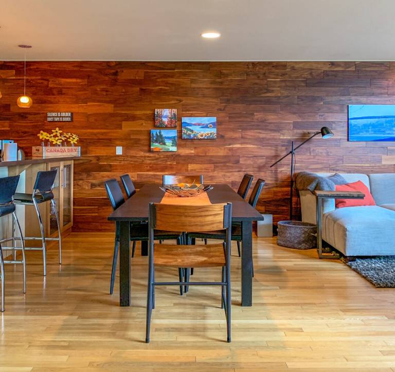Sophisticated Urban Loft Townhouse with BBQ on the Deck — photo 5