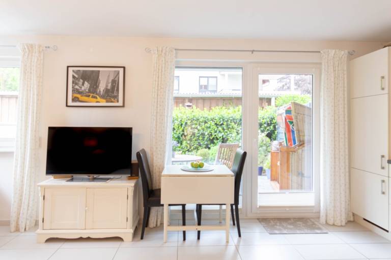 Fully equipped beautiful holiday apartment with patio | Close to the beach | Pets allowed — photo 2