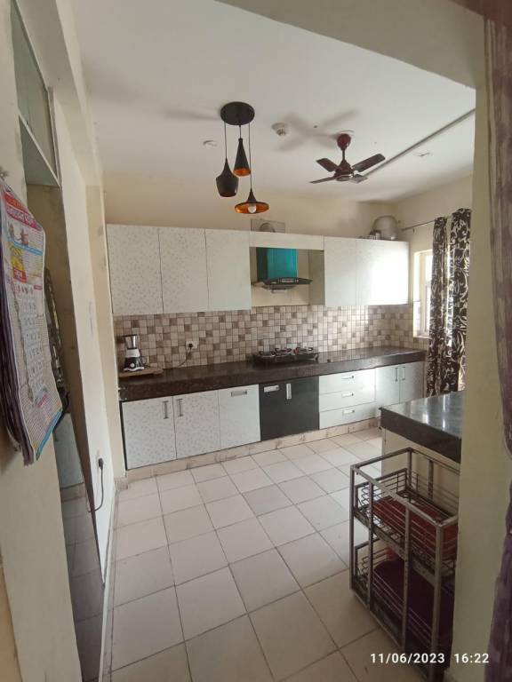 LUXURY AC Rooms in posh society (YASH HOME STAY) — photo 4