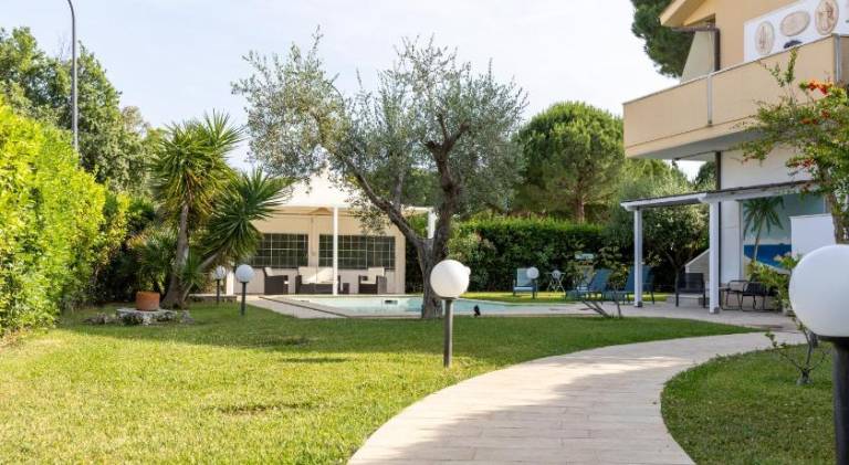 Residence Il Boschetto - Villa Con Piscina — photo 5