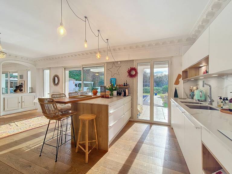 Family-friendly vacation home with terrace, barbecue & private pool | Pet-friendly — photo 3
